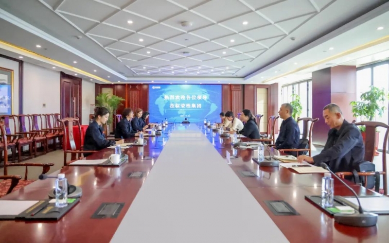 濱海新區(qū)紅十字會(huì)黨組書(shū)記、副會(huì)長(zhǎng)任慧一行到榮程調(diào)研座談