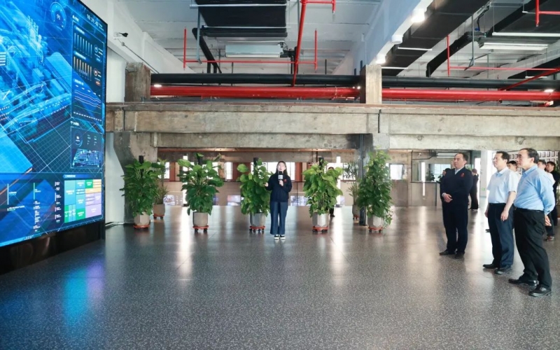 天津市政協(xié)黨組成員趙海山、副主席李劍萍一行到榮程集團參觀調研